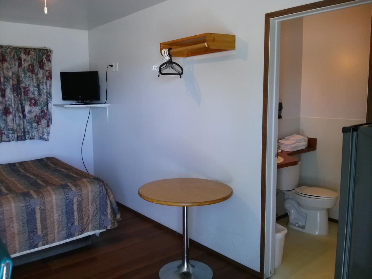 Moosomin Motel Ngoại thất bức ảnh