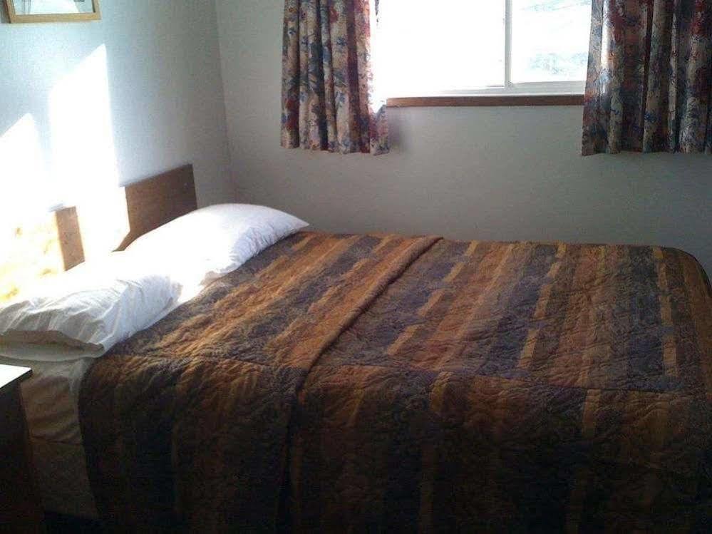 Moosomin Motel Ngoại thất bức ảnh