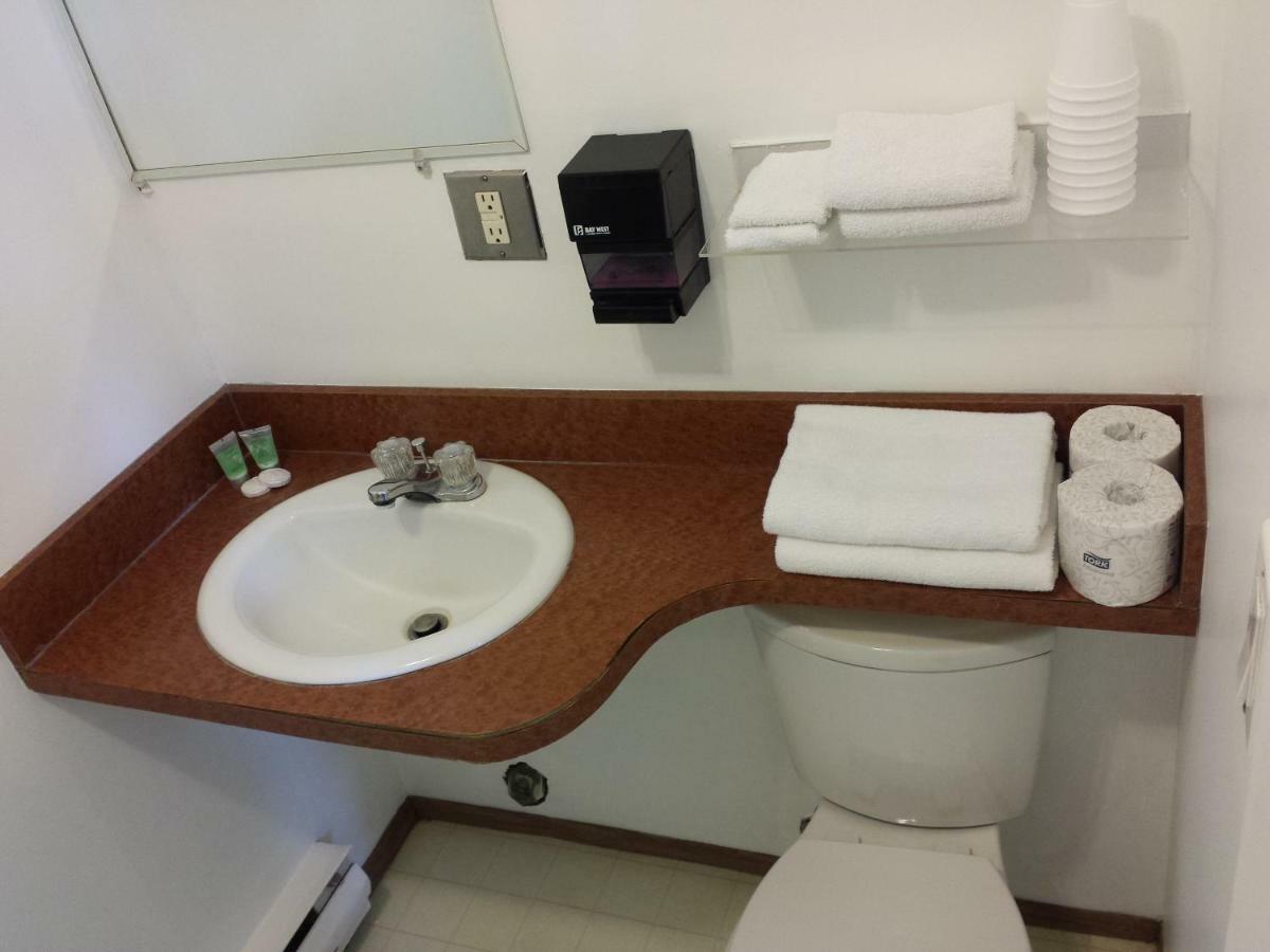 Moosomin Motel Ngoại thất bức ảnh